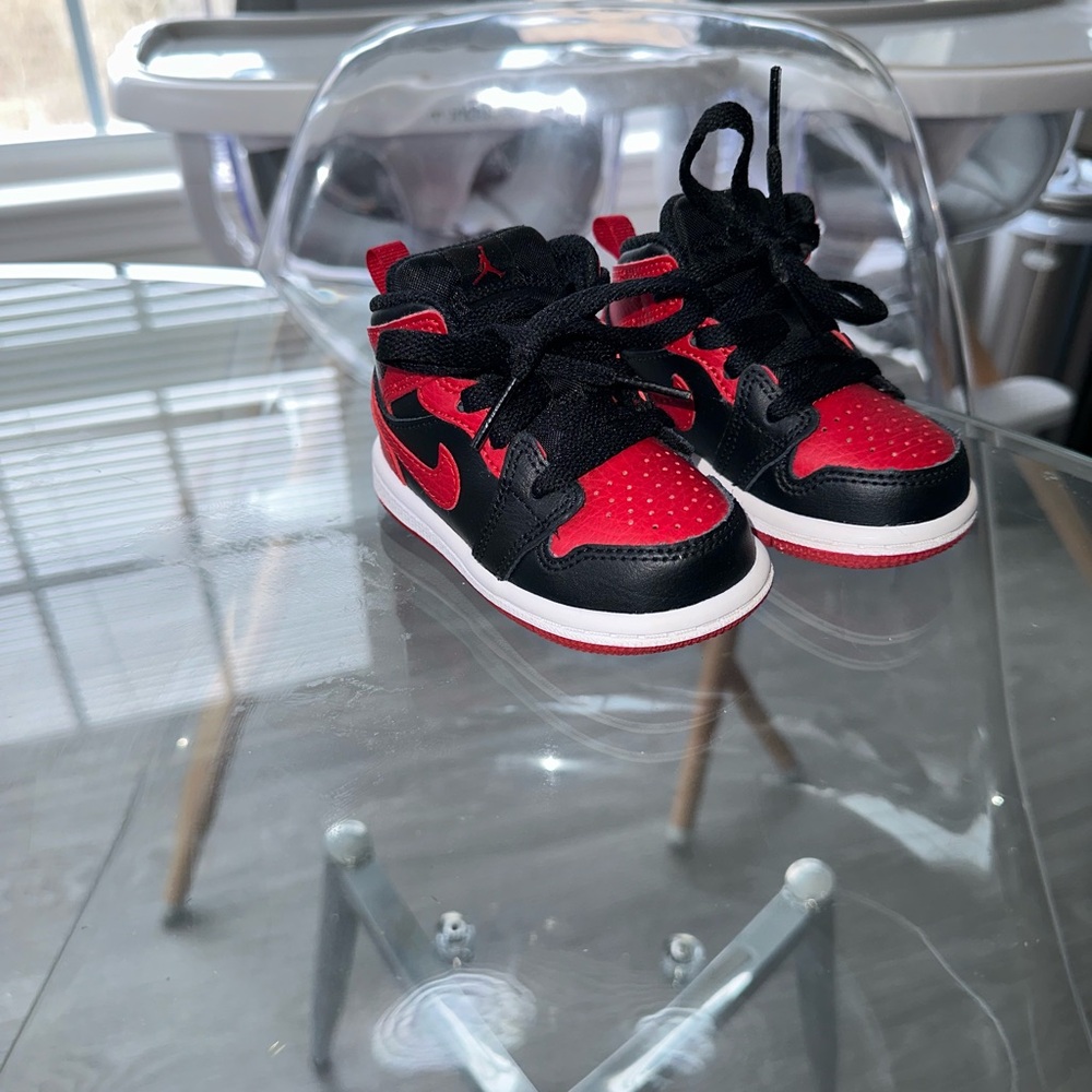 Air jordan 1’s size 4c